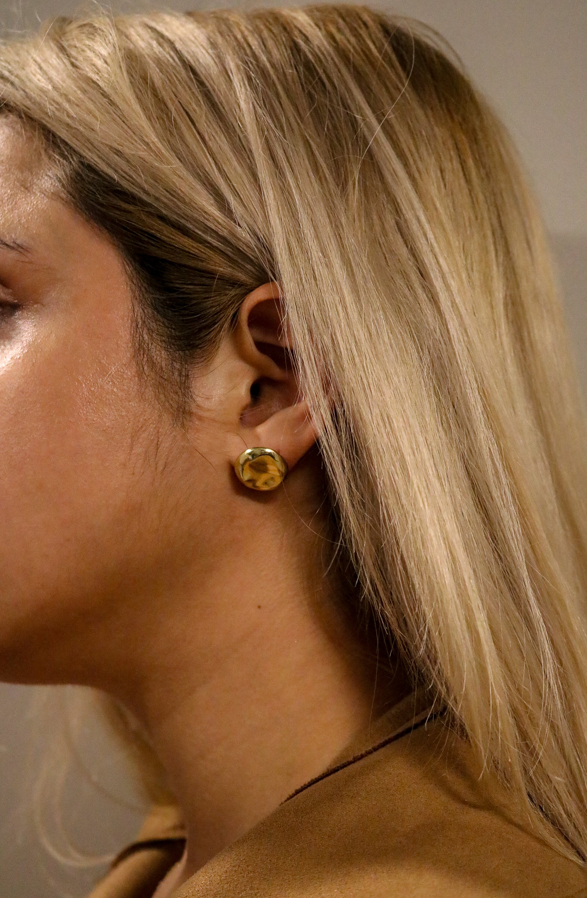 Blooh Sustainable Jewelry Made in East Africa Women's Gold Studs Earring